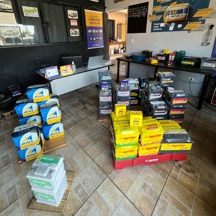 Interior da loja ED+ Baterias em Sorocaba